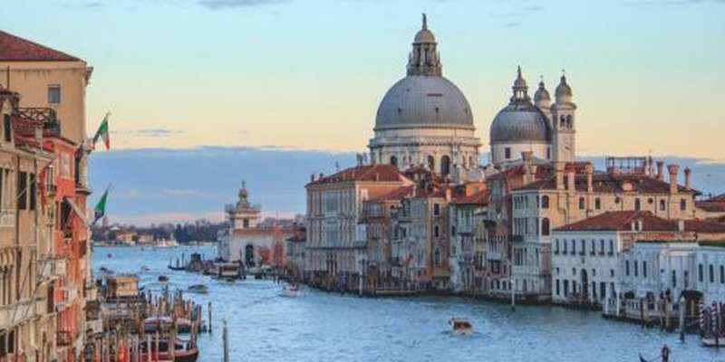 Romantic Getaways in Venice with Cruise and Stay