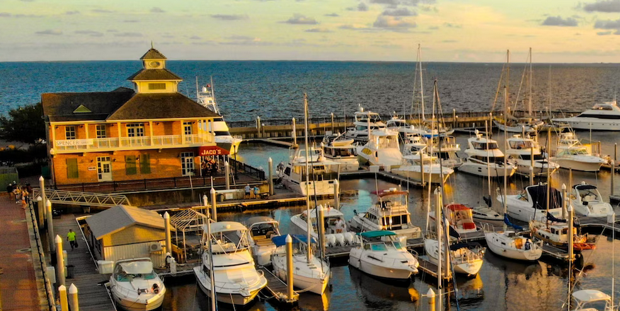 Dock and Dine Basics: 5 Tips for Waterside Dining