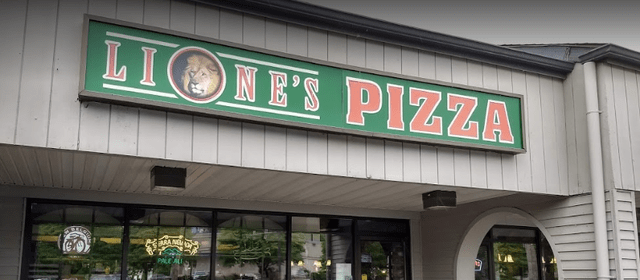 Strip-mall pizzeria supplying specialty & bake-at-home pies, plus casual Italian eats & draft beer.