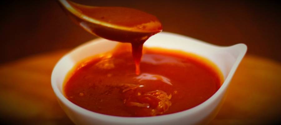 Homemade BBQ Sauce Recipes. Dress up barbecue with your own secret, homemade barbecue sauce. This quick and easy Barbecue Sauce is sure to be a hit at your next backyard outing or family dinner. 