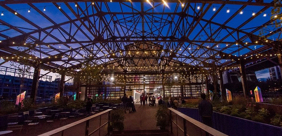 Philadelphia's Waterfront Pier Offers Art, Drinks and Relaxing Views 