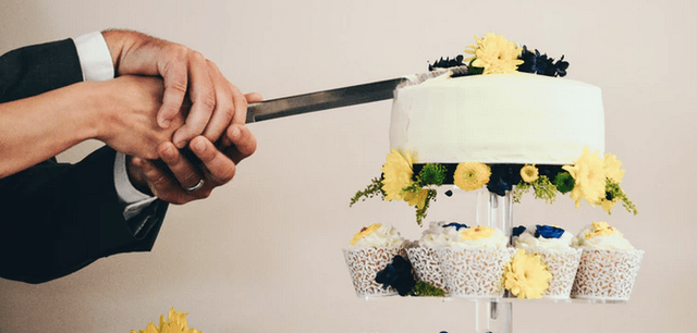 What To Look For When Buying a Wedding Cake