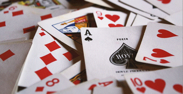 Reasons Why Gamblers Choose Slots Over Blackjack in Online Casino