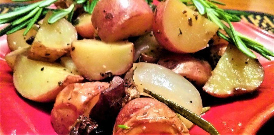 Herb Roasted Potatoes by SteampunkyElf