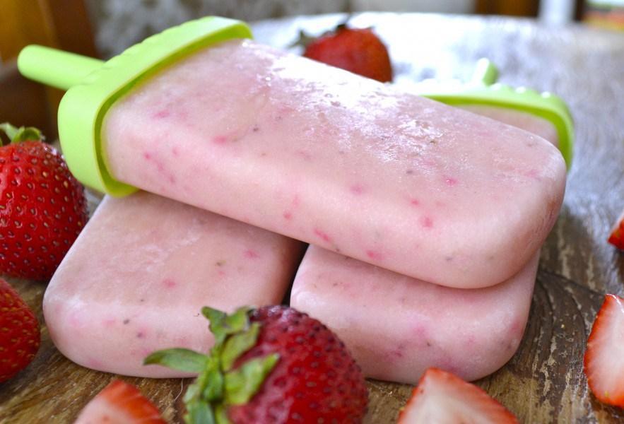 Easy Halos Smoothie Pops with Strawberry