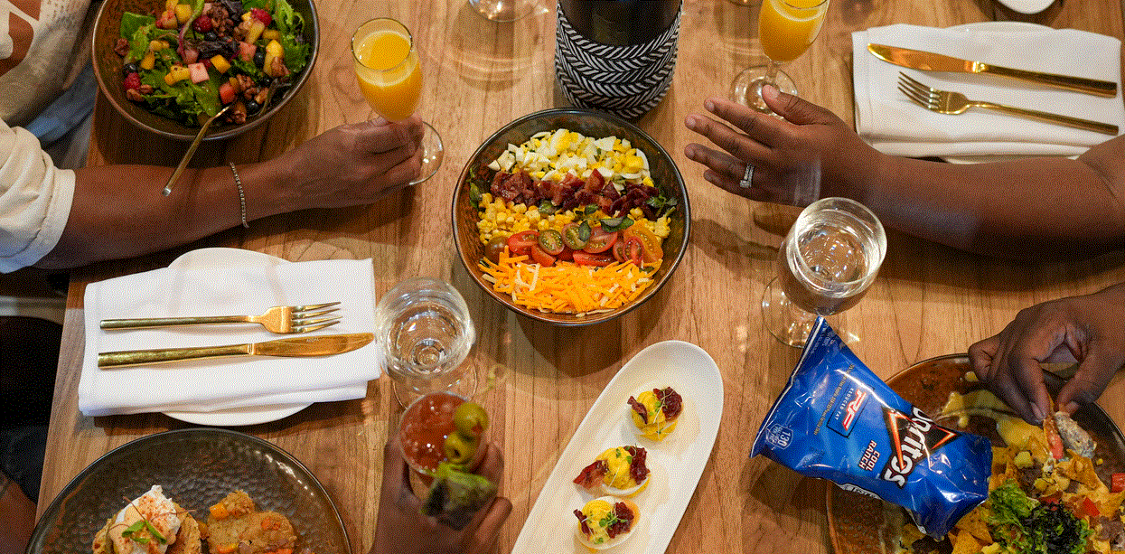 Old City’s Amina Brunch Service