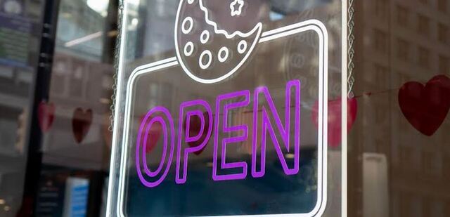  Insomnia Cookies: Opens Flagship Bakery in Center City