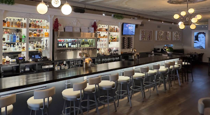 Bar Avalon Review