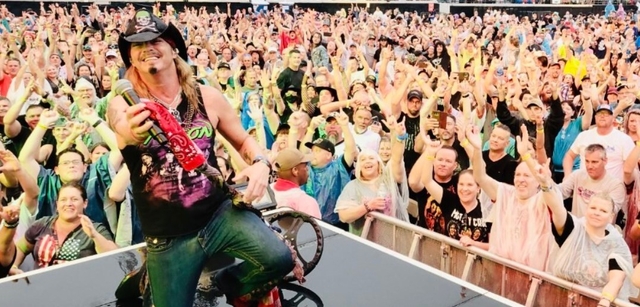 Bret Michaels Return to Stage After Hospitalization