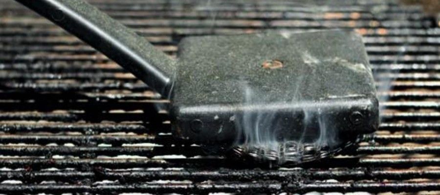 BBQ 101: How Do I Clean The Grilling Grids