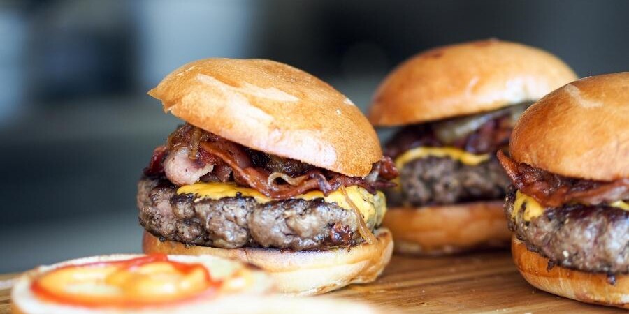 Grilling the Perfect Backyard Barbecue Burgers