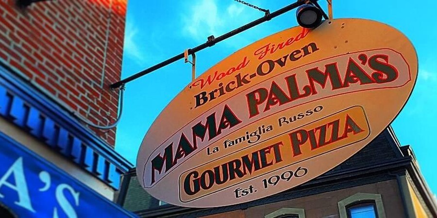 For 19 years the corner of 23rd and Spruce Street has been home to Mama Palma’s Gourmet Pizza. La Famiglia Russo immigrated from Italy, later Renato and his sister Brunella moved to Fitler Square neighborhood and found the area to be missing some authentic Italian restaurants. In 1996, they opened Mama Palma’s where they aim to treat customers like family and create an atmosphere that is just as comfortable as eating at home.