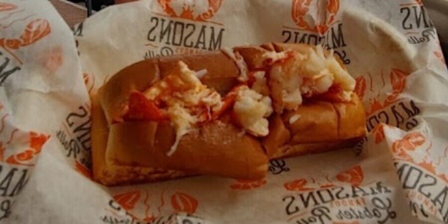 Where to Find the Best Lobster Rolls in Maryland
