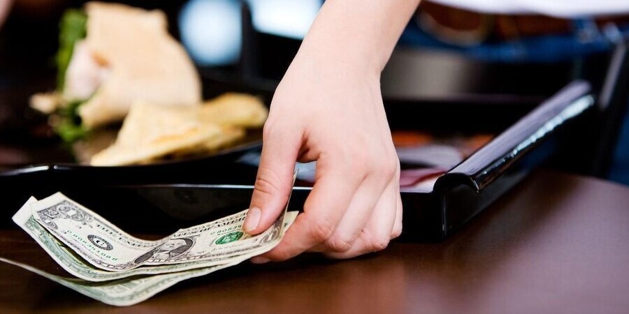 Philadelphia's No-Tip Restaurants Pay Workers a Living Wage Philadelphia's No-Tip Restaurants Pay Workers a Living Wage