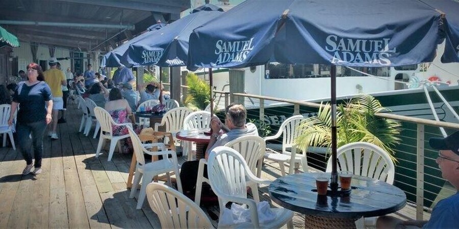 The Raw Bar on Fisherman's Wharf in Cape May