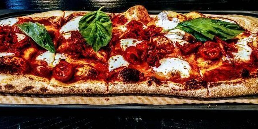 &Pizzia Philadelphia Build Your Own Pizza Experience