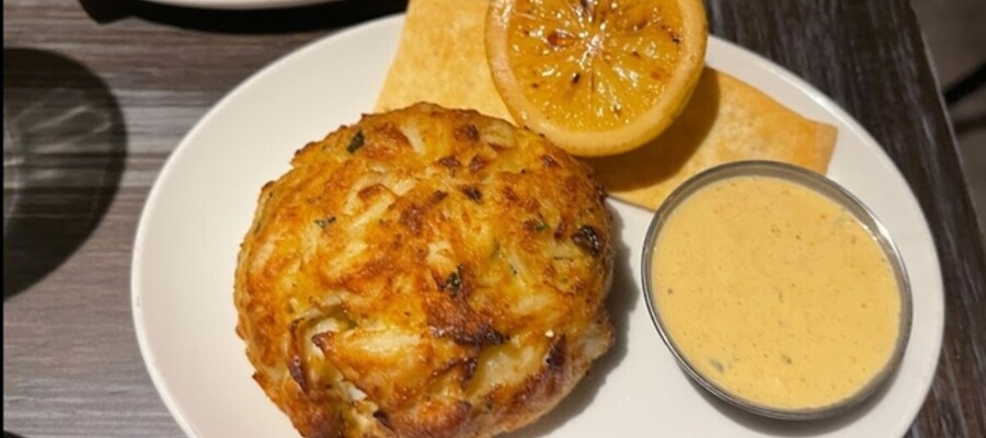 5 Must-Try Crab Cake Spots in Maryland