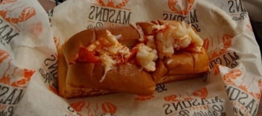 Where to Find the Best Lobster Rolls in Maryland