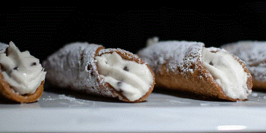 Where to Find Cannoli's in Philadelphia