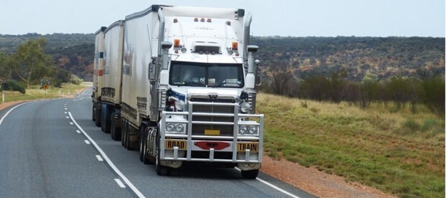 Four Great Reasons to Consider a Career in Truck Driving 