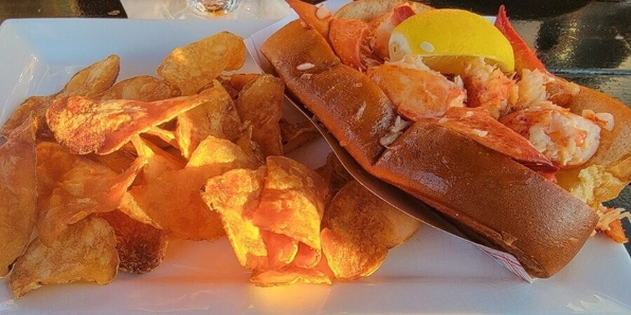 Where To Find The Best Lobster Rolls in New England