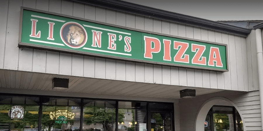 Strip-mall pizzeria supplying specialty & bake-at-home pies, plus casual Italian eats & draft beer.