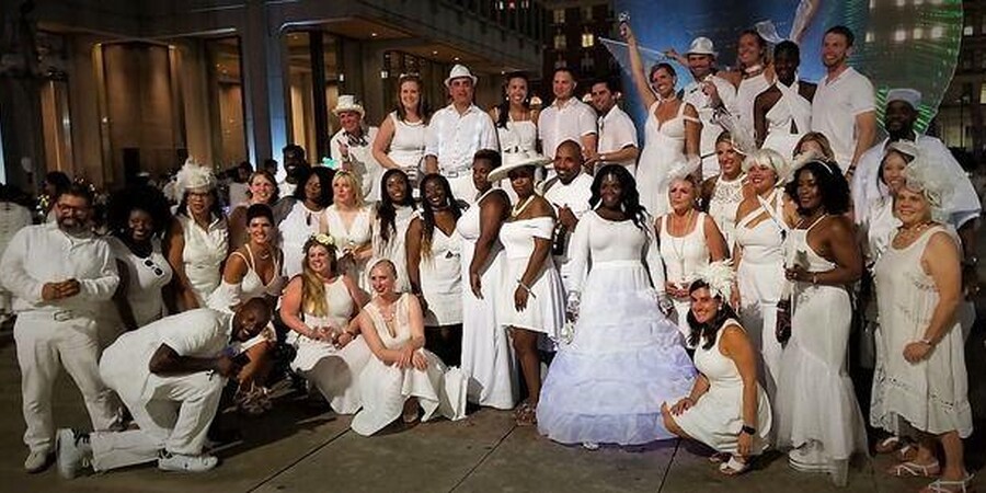 Philadelphia Le Dîner en Blanc at City Hall and Thomas Paine Plaza 2018