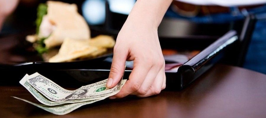 Philadelphia's No-Tip Restaurants Pay Workers a Living Wage